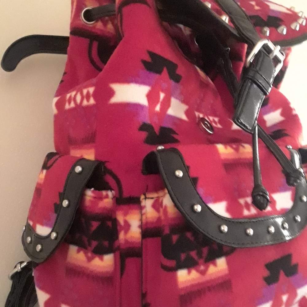 Mini backpack red design. - Picture 2 of 7